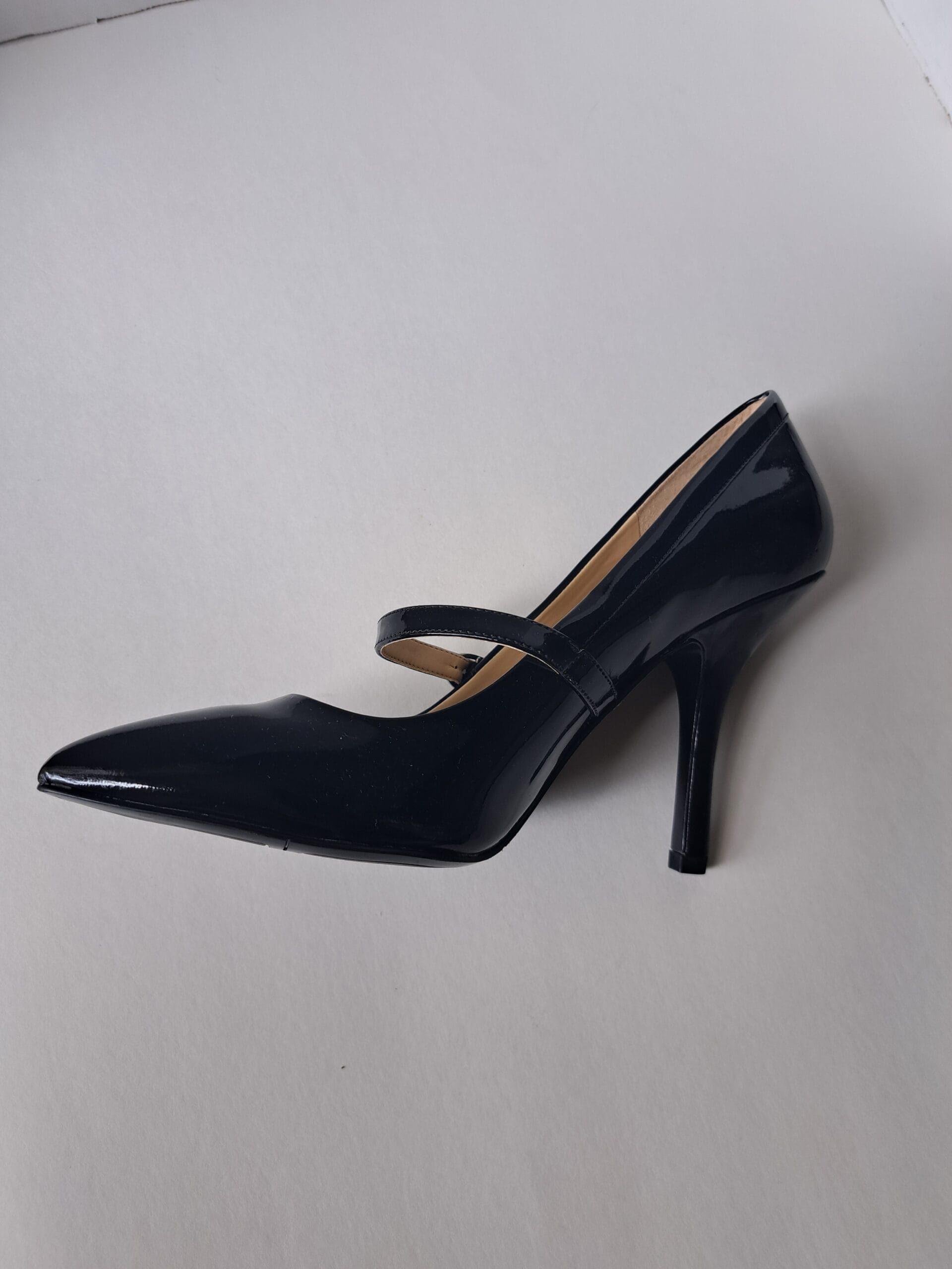 Nine West Bouffant Black Heel Shoes - Image 2